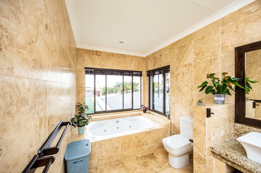 4 Bedroom Property for Sale in Baysville Eastern Cape